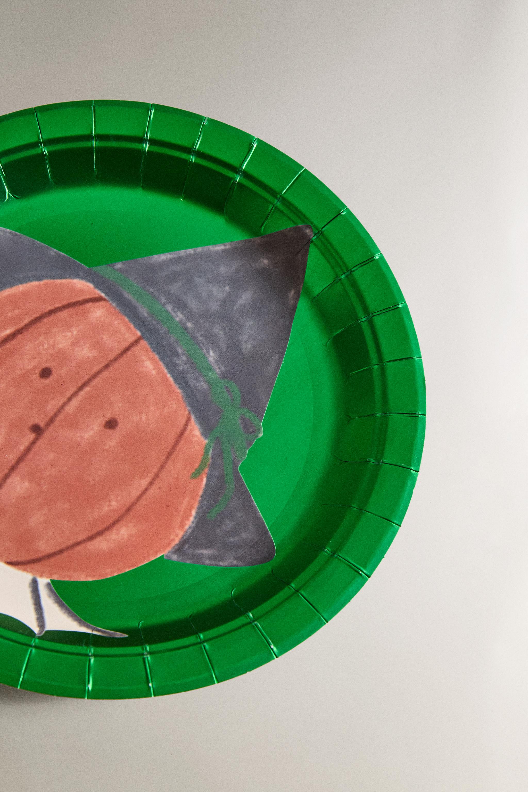 SET OF CHILDREN'S HALLOWEEN PAPER PLATES (SET OF 12)